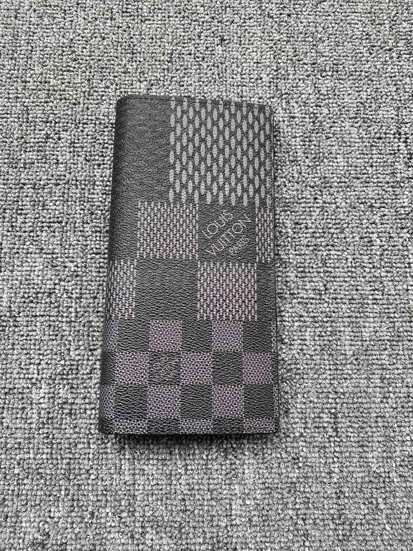 LV Wallets 137